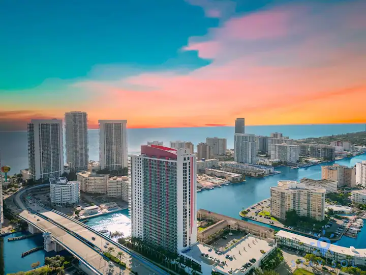 Condomínio Oasis + academia e piscina incrível