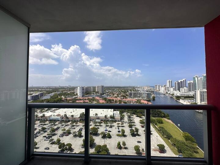 Apartamento de luxo em Miami Beach: piscina, academia e praia