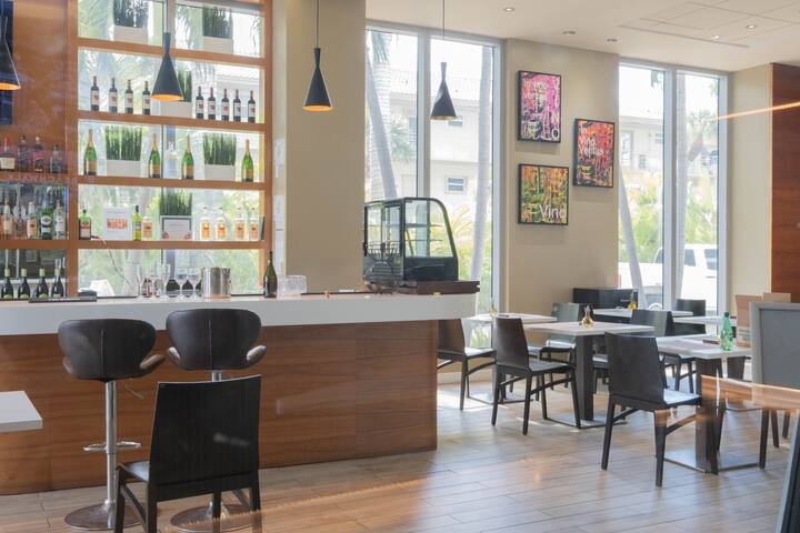 Apartamento de luxo em Miami Beach: piscina, academia e praia