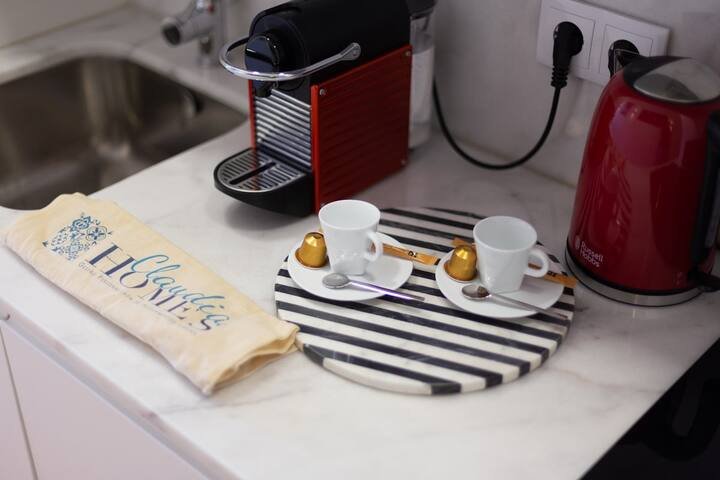 Casa de luxo fashion com ar-condicionado, no centro, perto do metrô