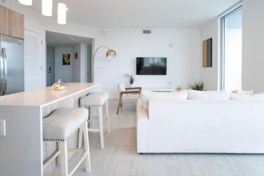 Condomínio no Design District com piscina, estacionamento e quarto