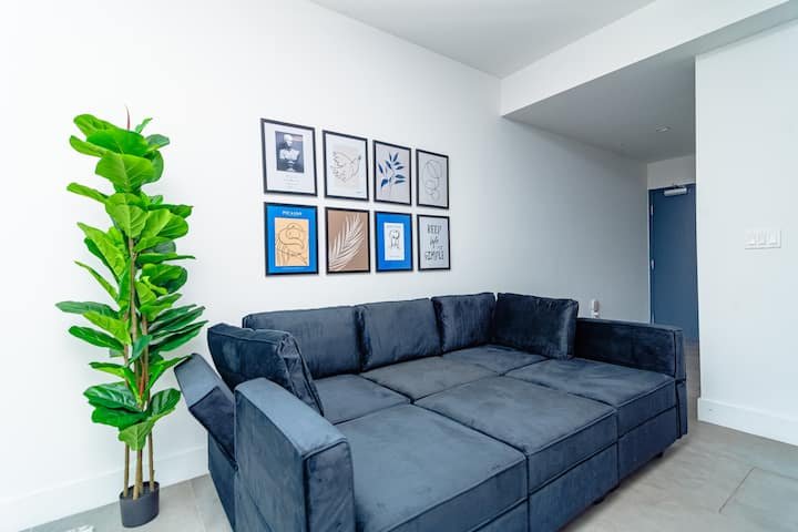 Cama King novo e seguro Oasis minutos para Brickell