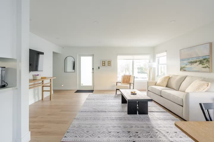 Condomínio na praia | Pátio exuberante | Birch Key Six