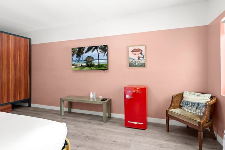 Quarto de hotel descolado no distrito de Mimo I 4 Hóspedes I Piscina