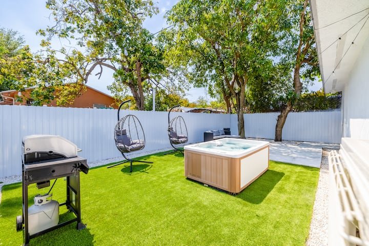 Batcaverna | Localização superior | 4PPL | Churrasqueira | Jacuzzi