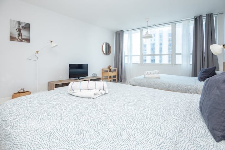 Resort à beira-mar com vista para a baía e estacionamento gratuito