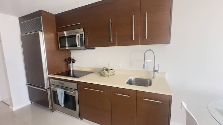 MVR | Lux Studio com varanda, piscina e vista da cidade