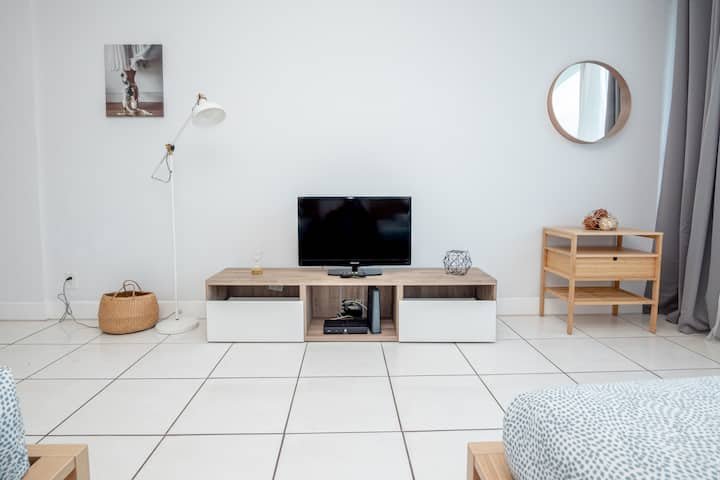 Resort à beira-mar com vista para a baía e estacionamento gratuito