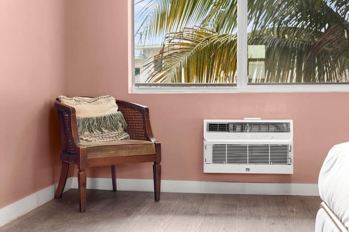 Quarto de hotel descolado no distrito de Mimo I 4 Hóspedes I Piscina