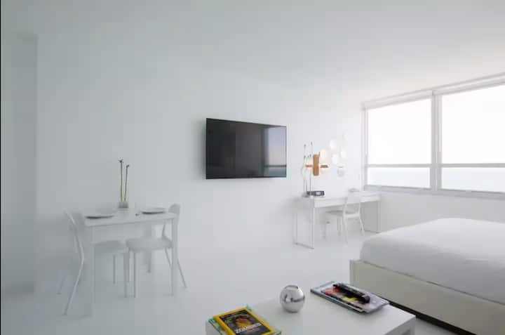 Apartamento à beira-mar com vista para o mar em frente à praia