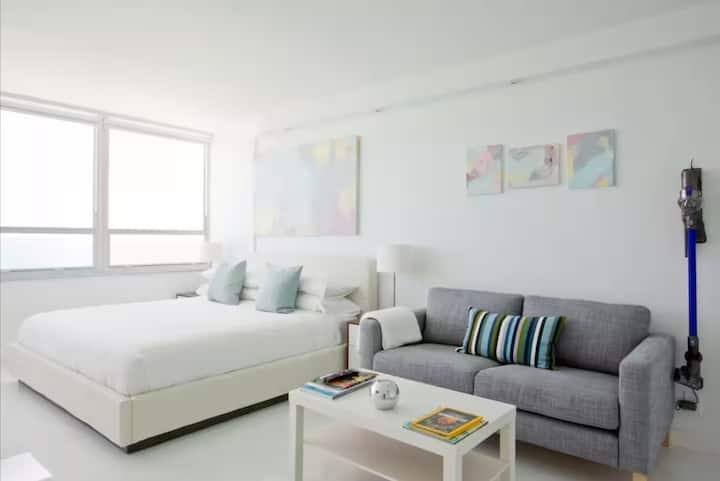 Apartamento à beira-mar com vista para o mar em frente à praia