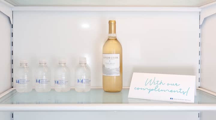 Cozinha completa, varanda, piscina, academia, estacionamento GRÁTIS