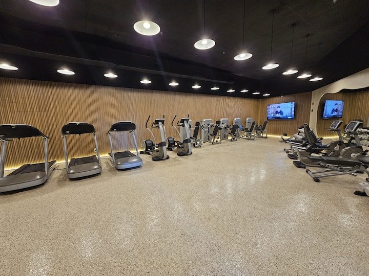 Estúdio bonito com vista para a baía! Estacionamento GRATUITO!