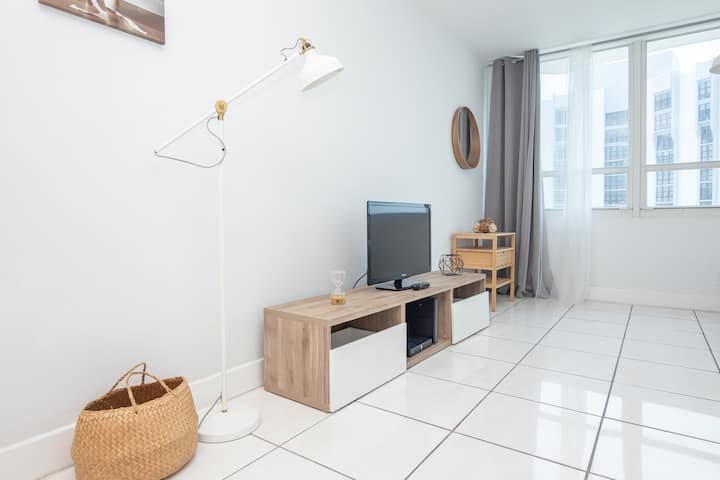 Resort à beira-mar com vista para a baía e estacionamento gratuito