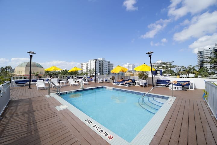 Suíte com piscina e vista para o mar em South Beach