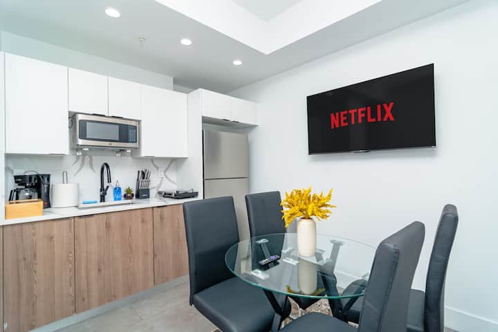 Cama King novo e seguro Oasis minutos para Brickell