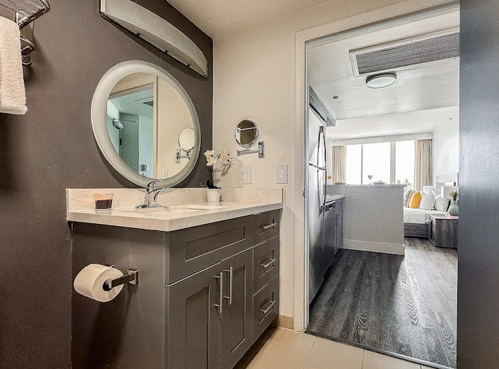 Cozinha completa, varanda, piscina, academia, estacionamento GRÁTIS