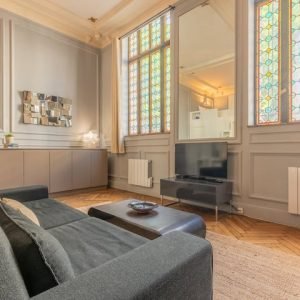 Estúdio grande e incomum perto do metrô e de lojas