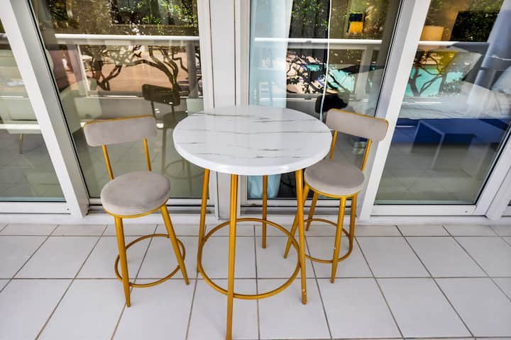 1BR Grand Stay | Bayviews | Banheira de hidromassagem | Piscina