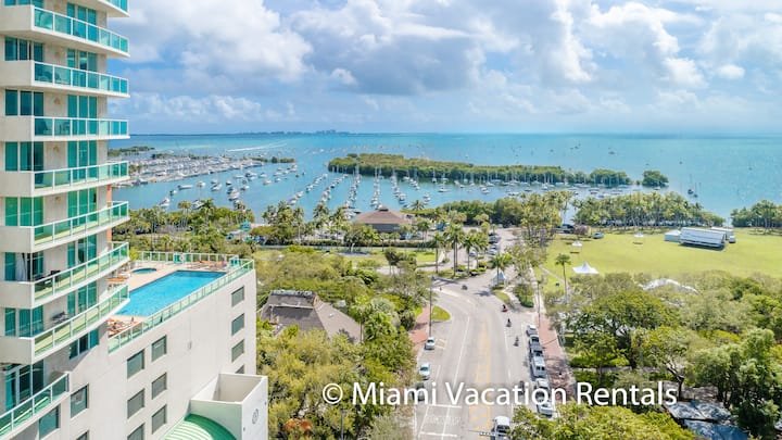 Cozinha completa, varanda, piscina, academia, estacionamento GRÁTIS