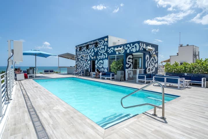 Elegante 1BR – The Strand Ocean Dr + Rooftop Pool!