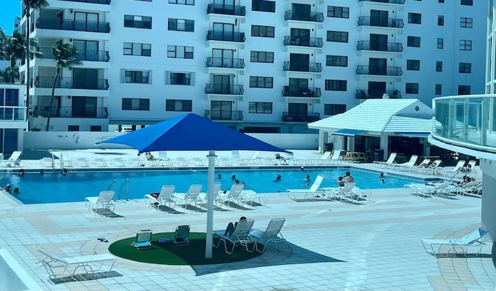 Estúdio bonito com vista para a baía! Estacionamento GRATUITO!