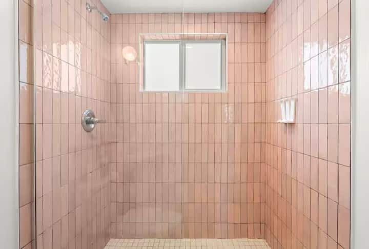 Quarto de hotel descolado no distrito de Mimo I 4 Hóspedes I Piscina