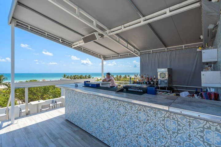 Elegante 1BR – The Strand Ocean Dr + Rooftop Pool!