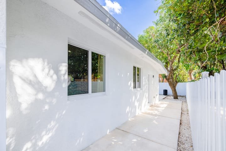 Batcaverna | Localização superior | 4PPL | Churrasqueira | Jacuzzi