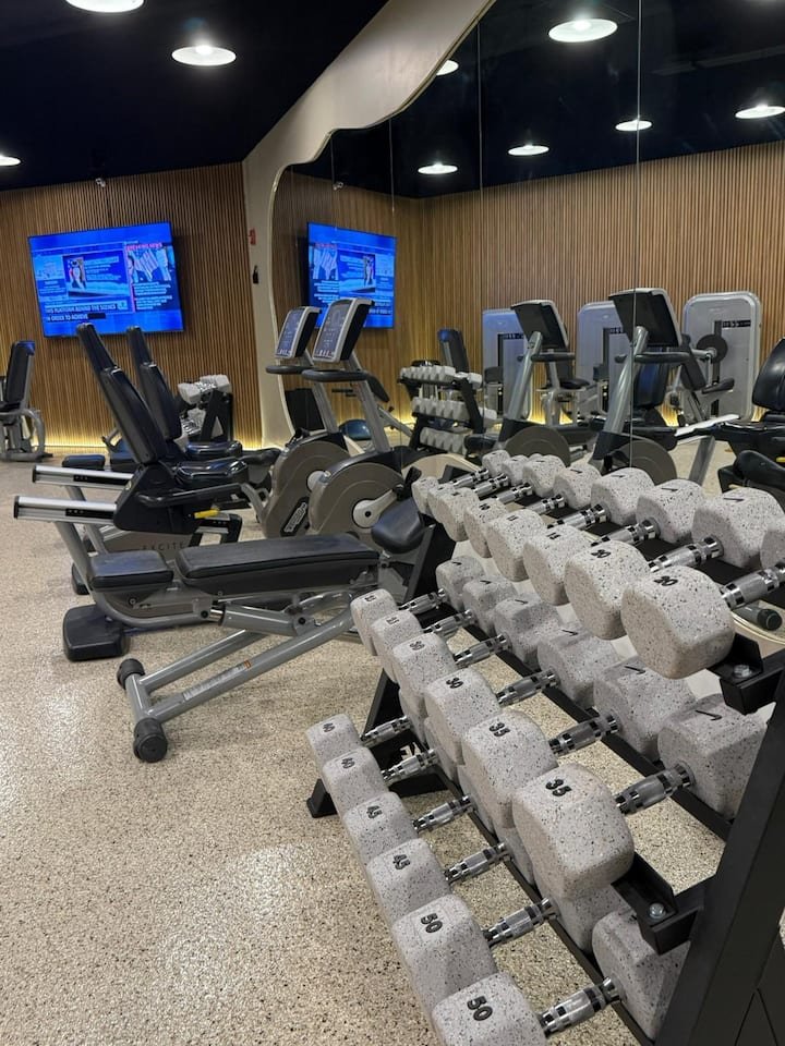 Resort à beira-mar com vista para a baía e estacionamento gratuito