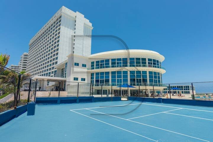 Resort à beira-mar com vista para a baía e estacionamento gratuito
