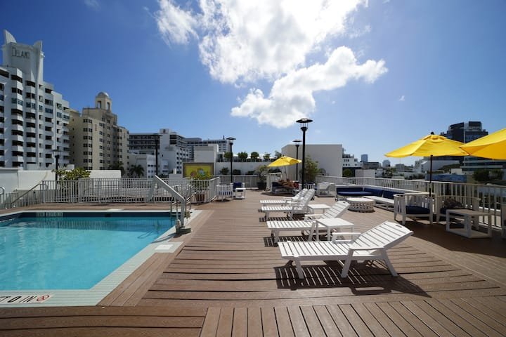 Suíte com piscina e vista para o mar em South Beach