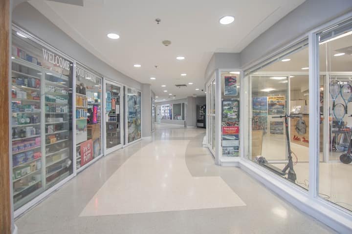 Resort à beira-mar com vista para a baía e estacionamento gratuito