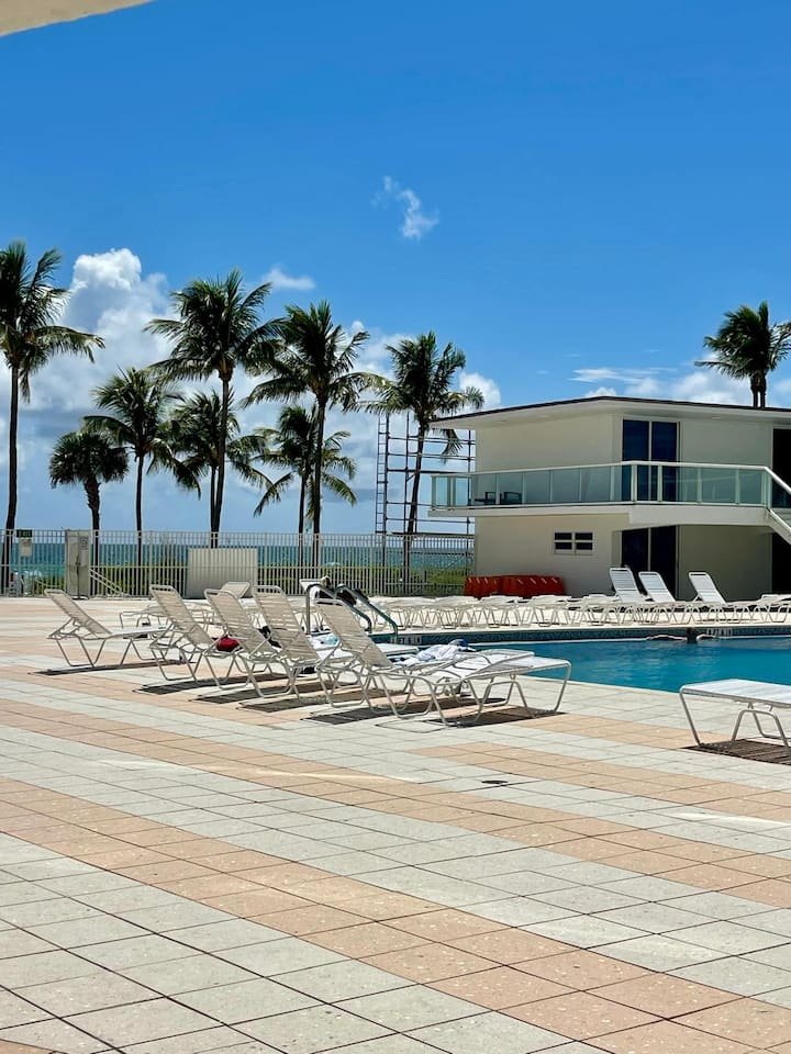 Estúdio bonito com vista para a baía! Estacionamento GRATUITO!