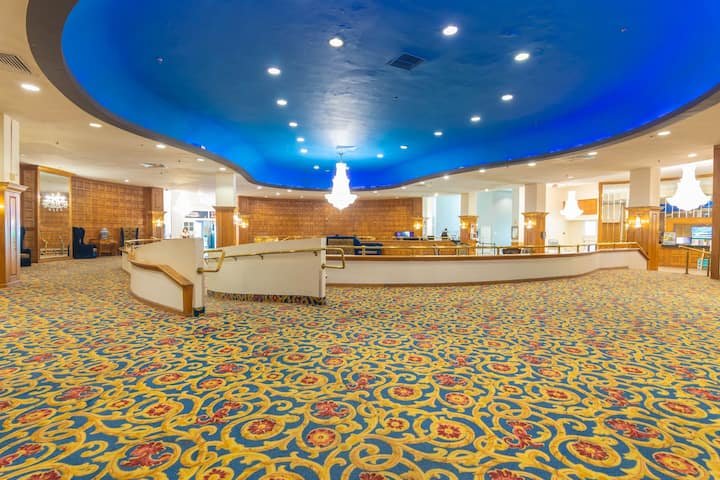 Resort à beira-mar com vista para a baía e estacionamento gratuito