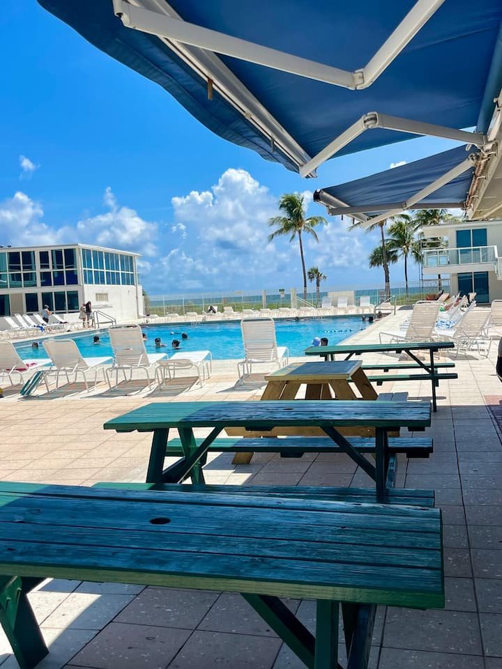 Estúdio bonito com vista para a baía! Estacionamento GRATUITO!