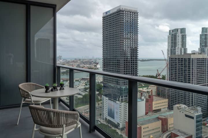 RumRunner, centro, piscina, academia, torre de serviço completo