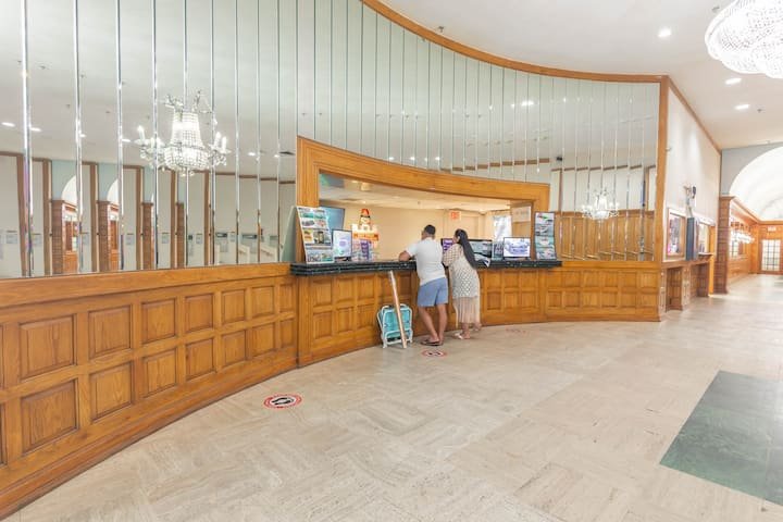 Resort à beira-mar com vista para a baía e estacionamento gratuito