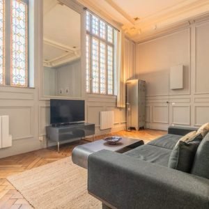 Estúdio grande e incomum perto do metrô e de lojas