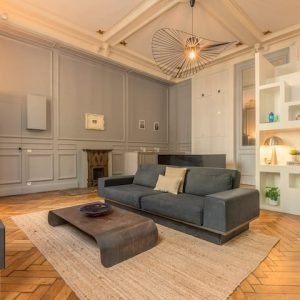 Estúdio grande e incomum perto do metrô e de lojas