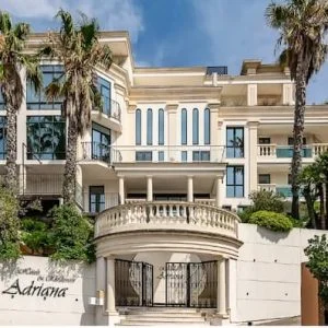 Estúdio com ar-condicionado e vista panorâmica a 300 m do porto