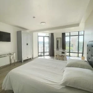 Estúdio com ar-condicionado e vista panorâmica a 300 m do porto