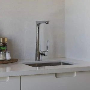 Estúdio aconchegante com varanda