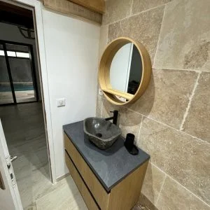 Apartamento com piscina coberta e jacuzzi