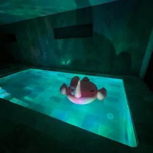 Apartamento com piscina coberta e jacuzzi