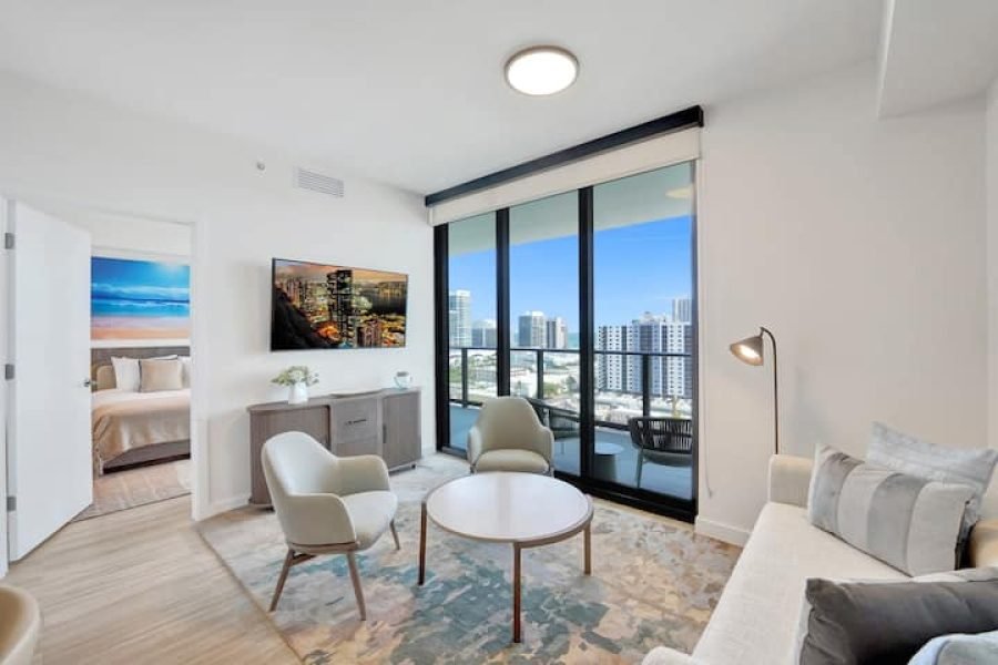 NOVO: Alegria à beira-mar: 1 quarto/1,5 banheiro na ensolarada Miami