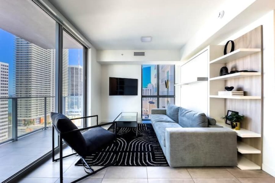 Condomínio de luxo de 1 quarto com vista para o mar e para a cidade