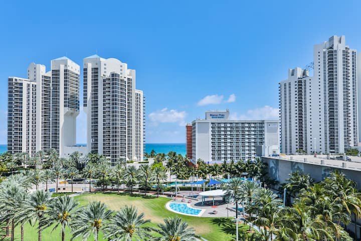 Fontainebleau | 1BR Striking Resort & Ocean View