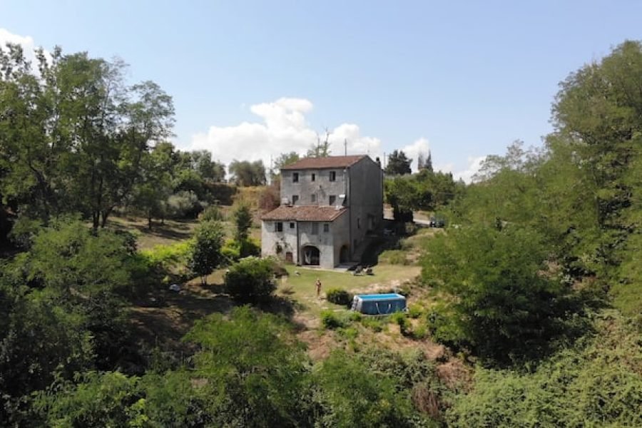 Apartamento com jardim e piscina – Il Pietrone