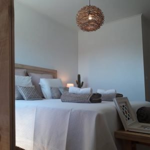 Casa das Olaias e garagem privativa fechada